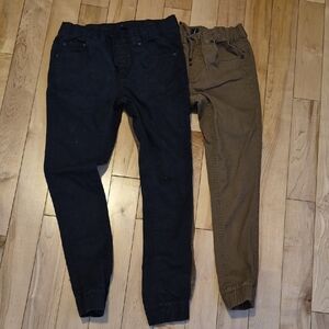 2 Pair Of Jeaniologie Size 10/12 Black and Brown Jogger Pants